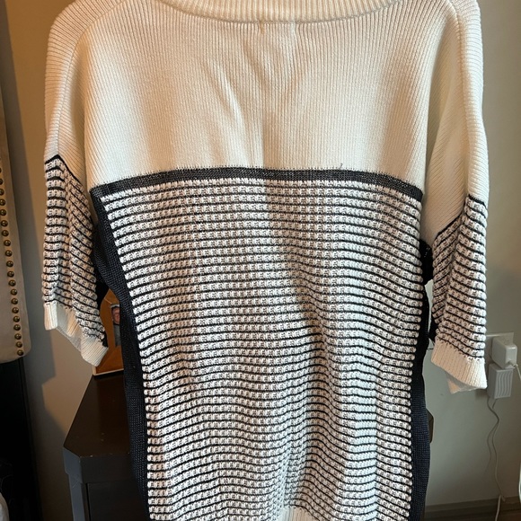 Beautiful Mesh Sweater - Picture 2 of 3